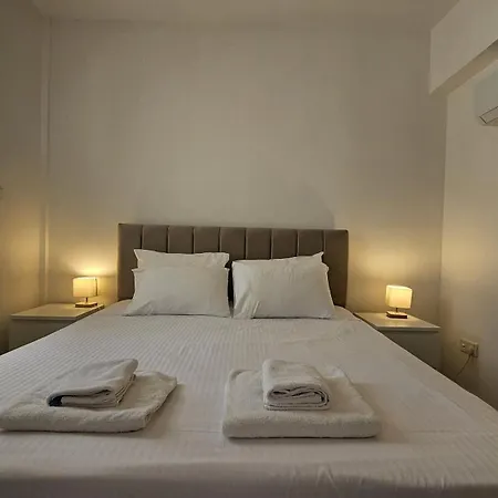 Διαμέρισμα Local