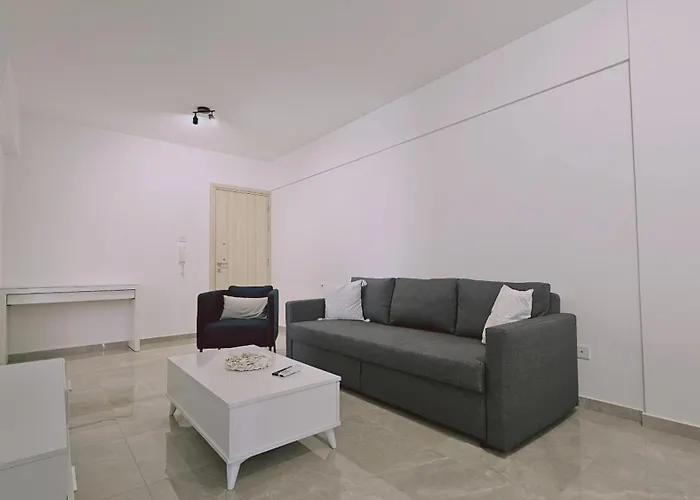 Διαμέρισμα Local *