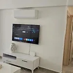 Local * לרנקה